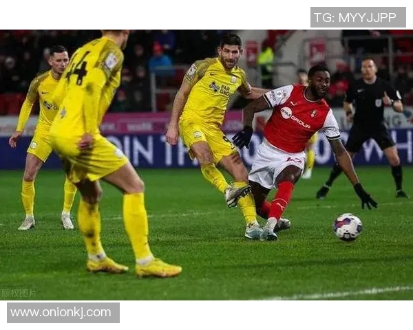 英冠激战布城迎战诺丁汉双方争夺季后赛名额的关键对决