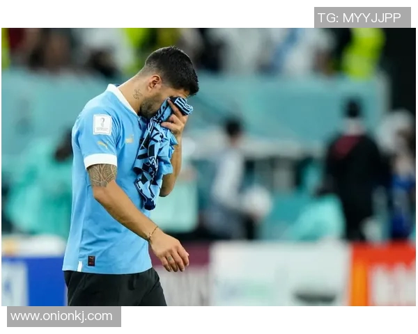 日本足球迎战乌拉圭队的精彩对决展现两国足球实力的巅峰较量