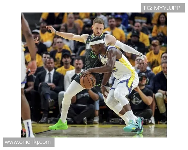 森林狼与火箭激战正酣双方球员拼劲十足展现精彩对决