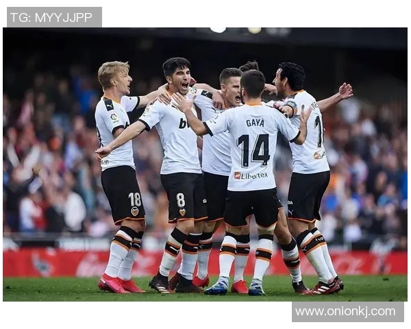 比勒费尔德与柏林联合的激烈对决谁能笑到最后分析比赛前景与关键球员表现