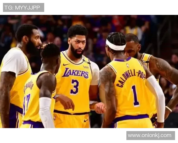 湖人对热火比赛比分预测及分析期待精彩对决与精彩瞬间 湖人对热火比赛比分预测及分析期待精彩对决与精彩瞬间