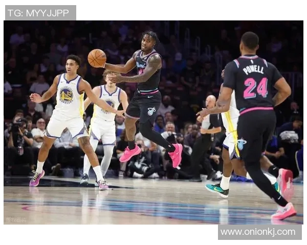 热火勇士总决赛精彩回放全程回顾与分析带你重温经典对决瞬间 热火勇士总决赛精彩回放全程回顾与分析带你重温经典对决瞬间