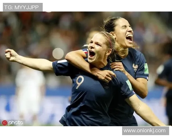 希腊女足与爱尔兰女足激战正酣争夺欧洲女足锦标赛入场券