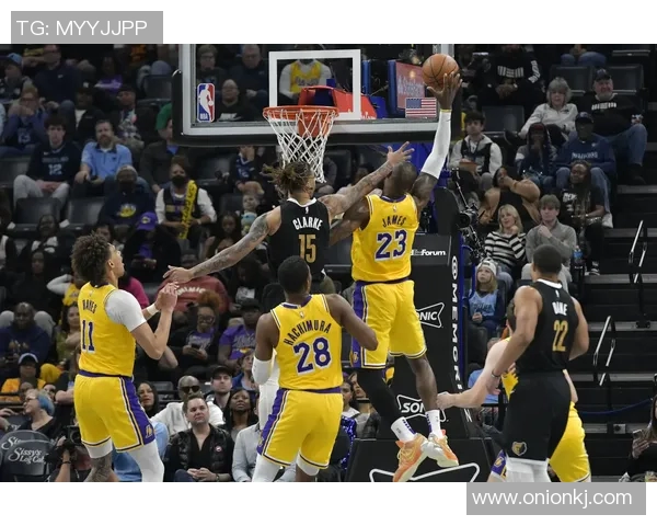 湖人对决掘金精彩集锦视频回顾赛场瞬间与精彩表现 湖人对决掘金精彩集锦视频回顾赛场瞬间与精彩表现