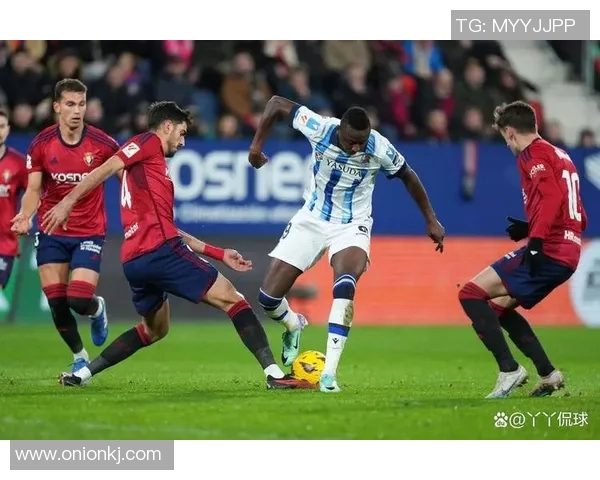 皇家社会迎战巴利亚展现西甲激烈对抗与精彩瞬间 皇家社会迎战巴利亚展现西甲激烈对抗与精彩瞬间